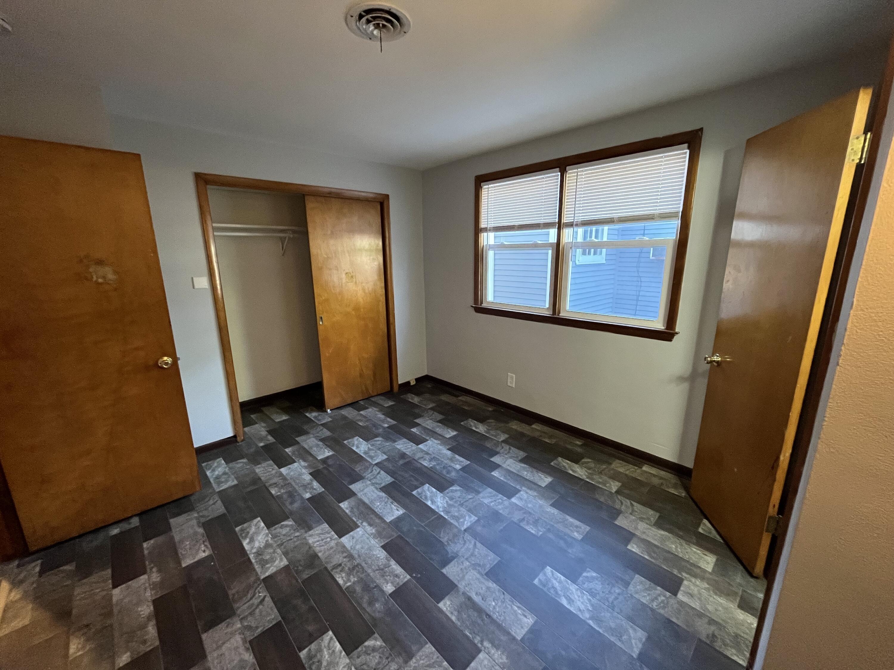 909 College Avenue Racine, WI 53403 - Photo 13 of 44 909 Unit 1(10)