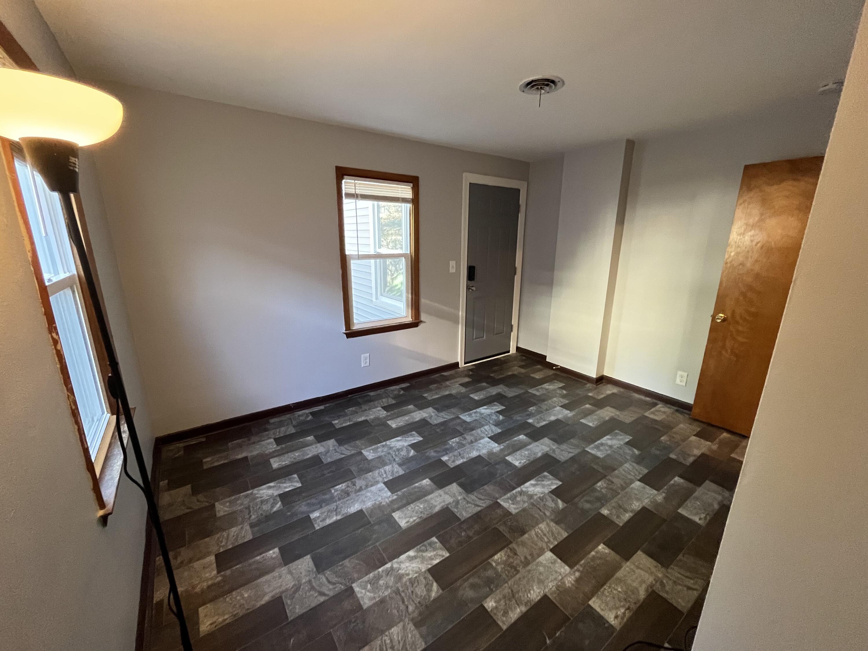 909 College Avenue Racine, WI 53403 - Photo 14 of 44 909 Unit 1(11)