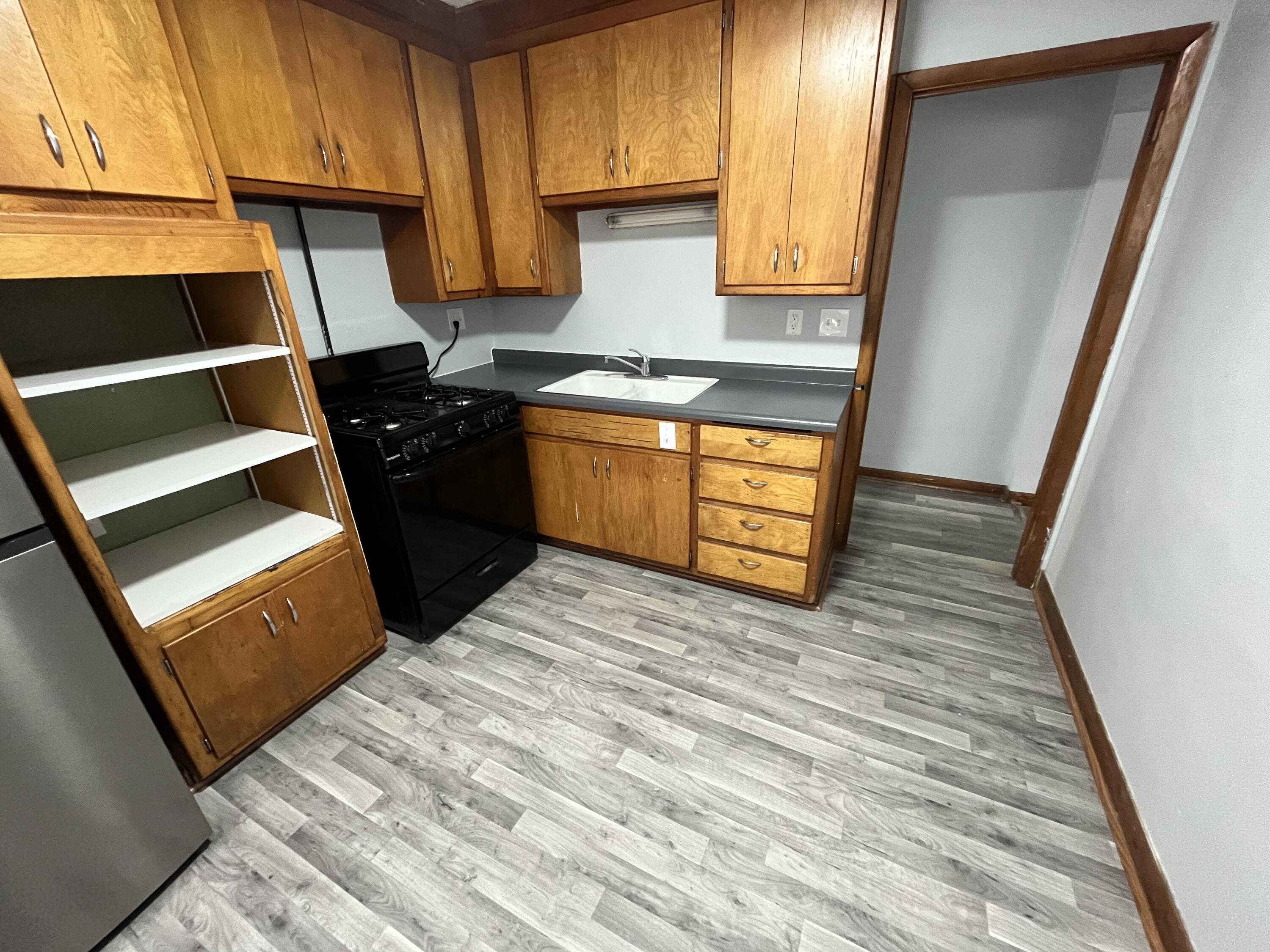 909 College Avenue Racine, WI 53403 - Photo 20 of 44 909 Unit 2(2)