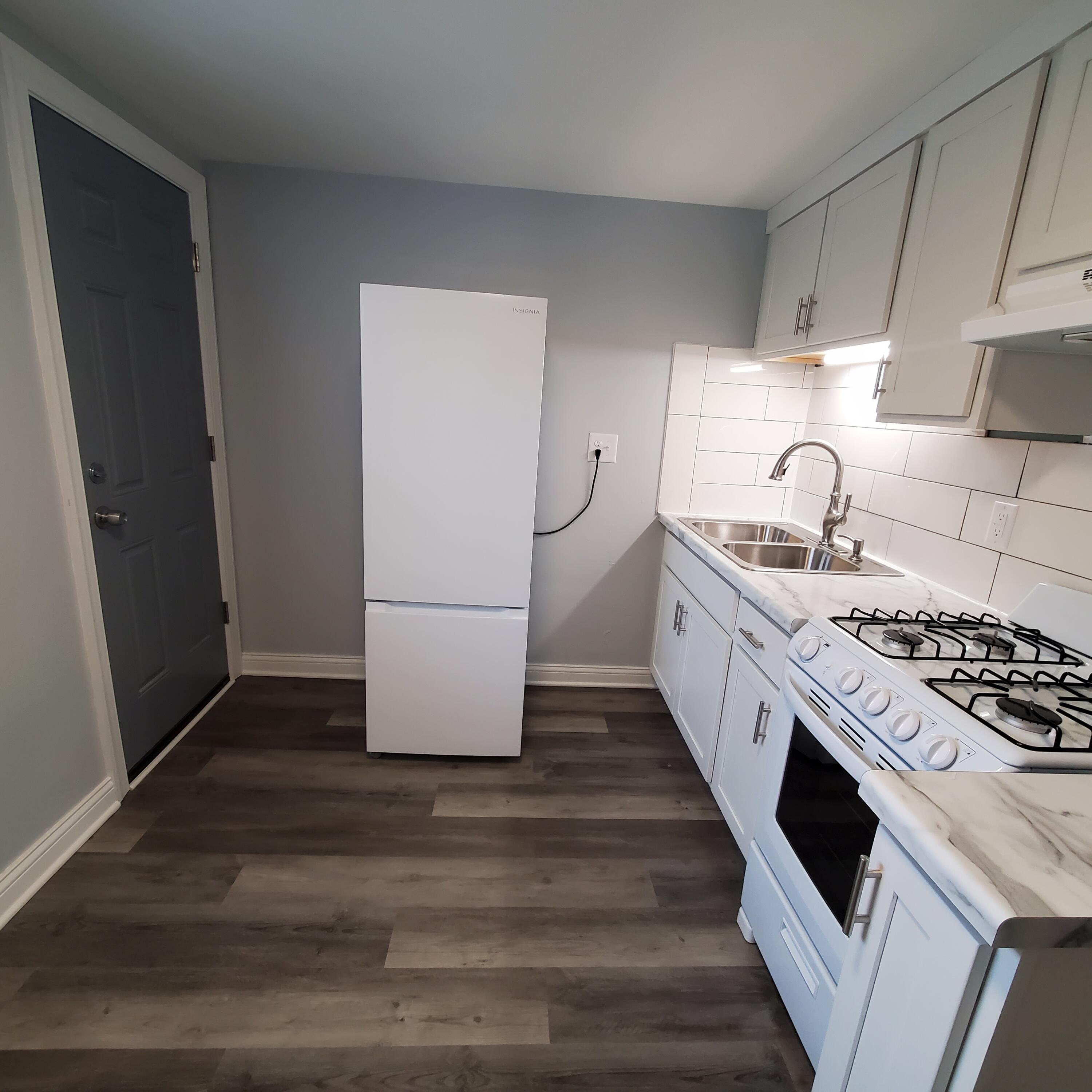 909 College Avenue Racine, WI 53403 - Photo 31 of 44 909 Unit 6(2)