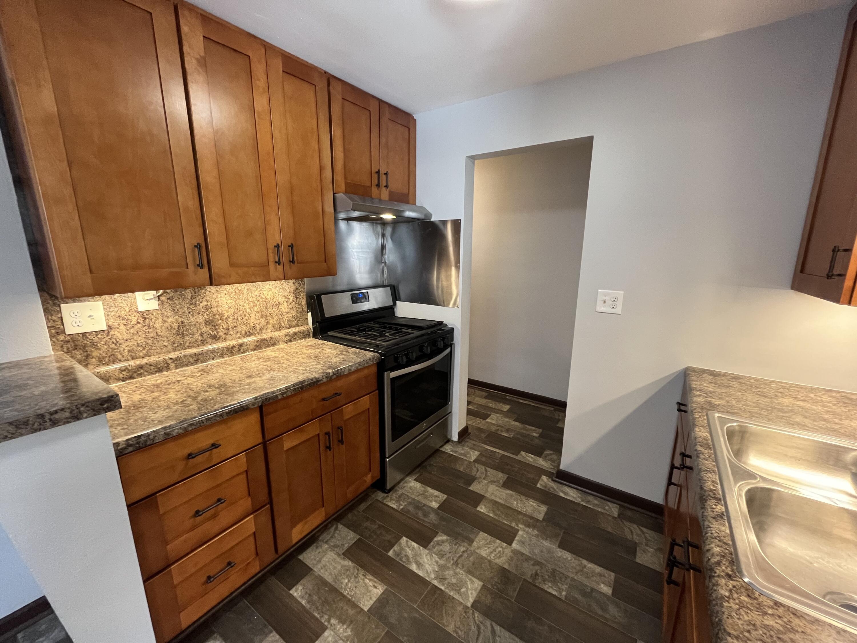 909 College Avenue Racine, WI 53403 - Photo 5 of 44 909 Unit 1(2)