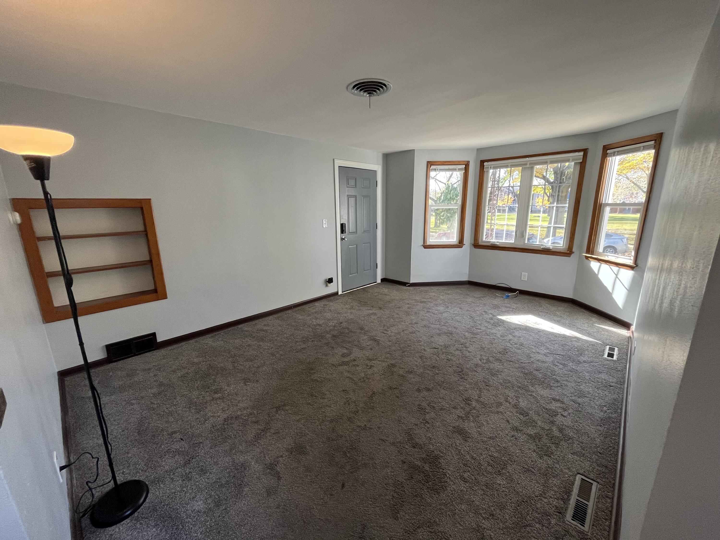 909 College Avenue Racine, WI 53403 - Photo 9 of 44 909 Unit 1(6)