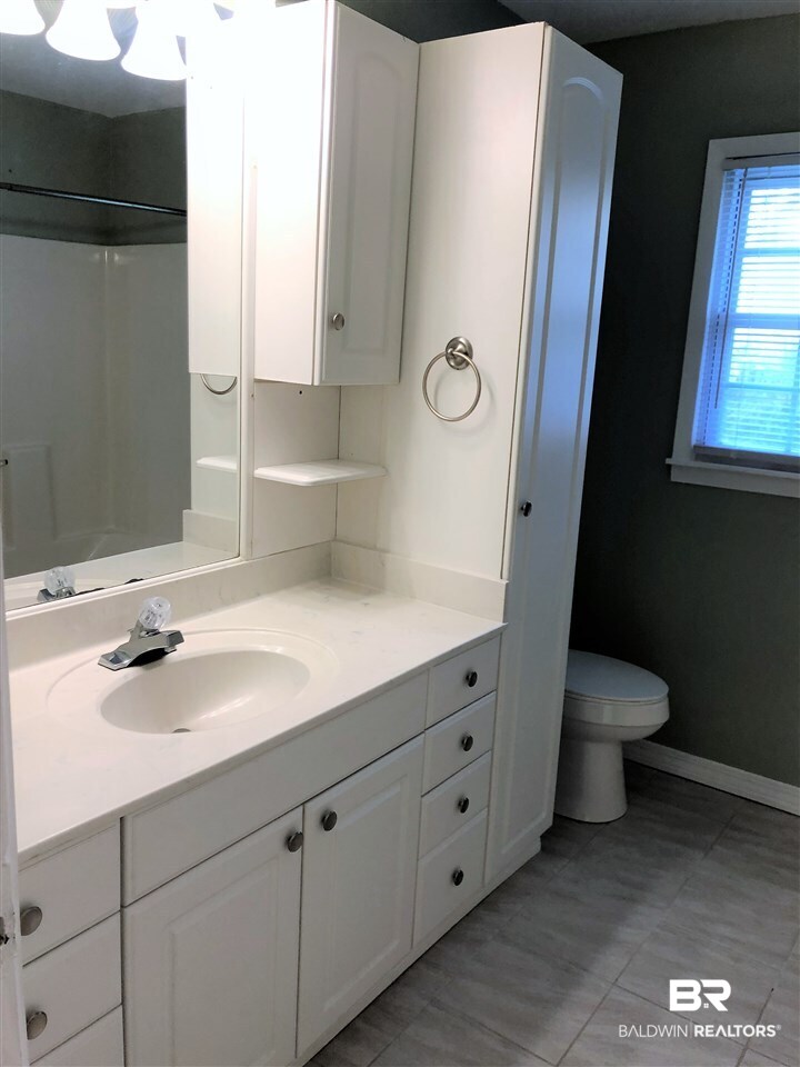 373 Baggett Road Castleberry, AL 36432 - Photo 10 of 13 Bathroom