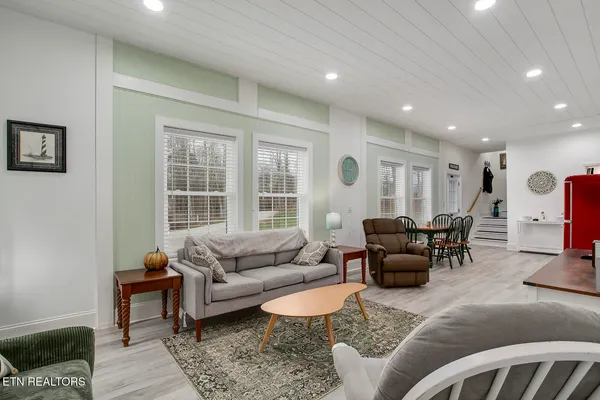 $450,000 | 221 Irwinton Drive, Ten Mile, TN 37880