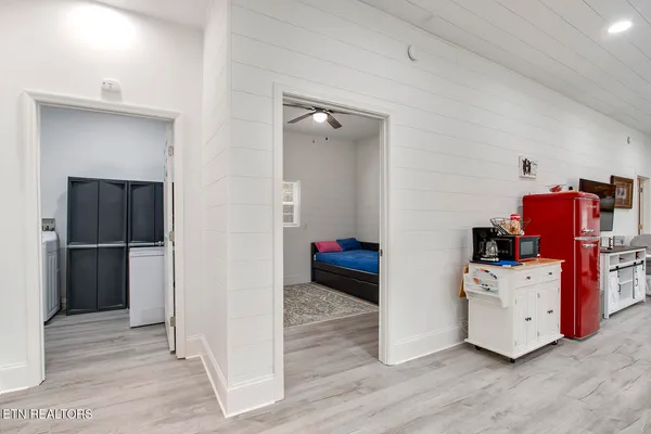 $450,000 | 221 Irwinton Drive, Ten Mile, TN 37880