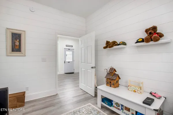 $450,000 | 221 Irwinton Drive, Ten Mile, TN 37880