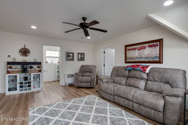 $450,000 | 221 Irwinton Drive, Ten Mile, TN 37880