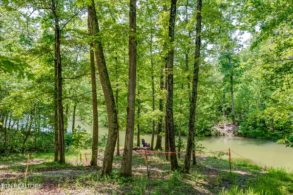 $450,000 | 221 Irwinton Drive, Ten Mile, TN 37880