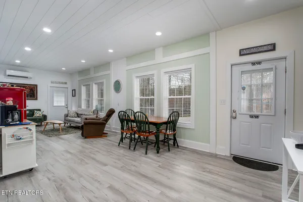 $450,000 | 221 Irwinton Drive, Ten Mile, TN 37880