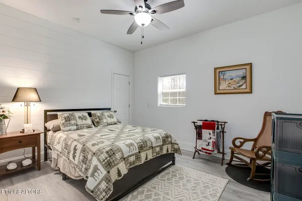 $450,000 | 221 Irwinton Drive, Ten Mile, TN 37880