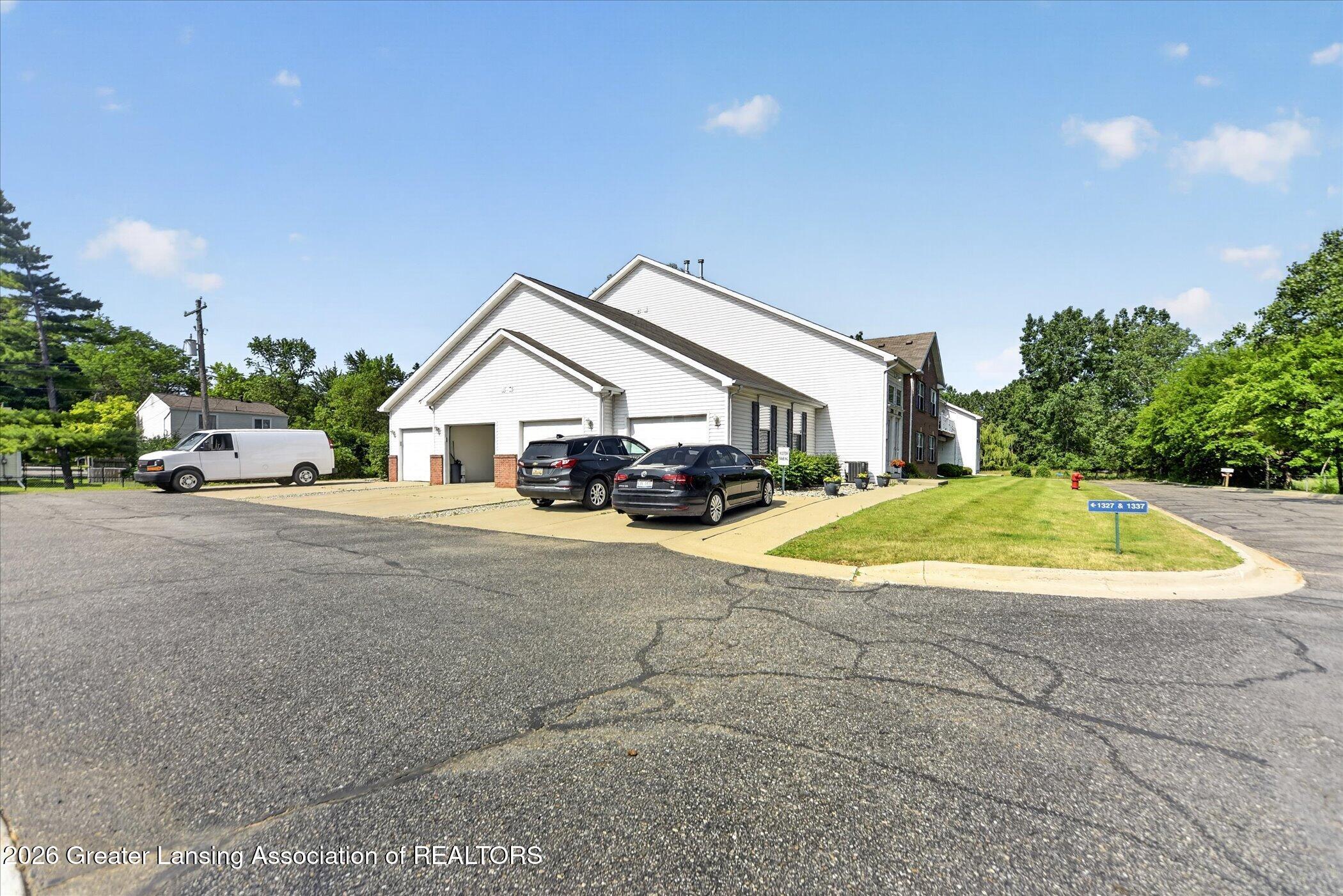 1337 Coolidge Road, Unit 16 East Lansing, MI 48823 - Photo 28 of 31 28-1337-Coolidge-Rd-WindowStill