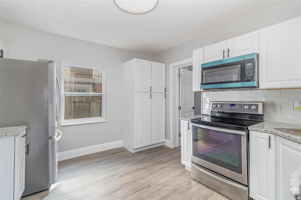 4242 Raleigh Street Orlando, FL 32811 - Photo 12 of 32