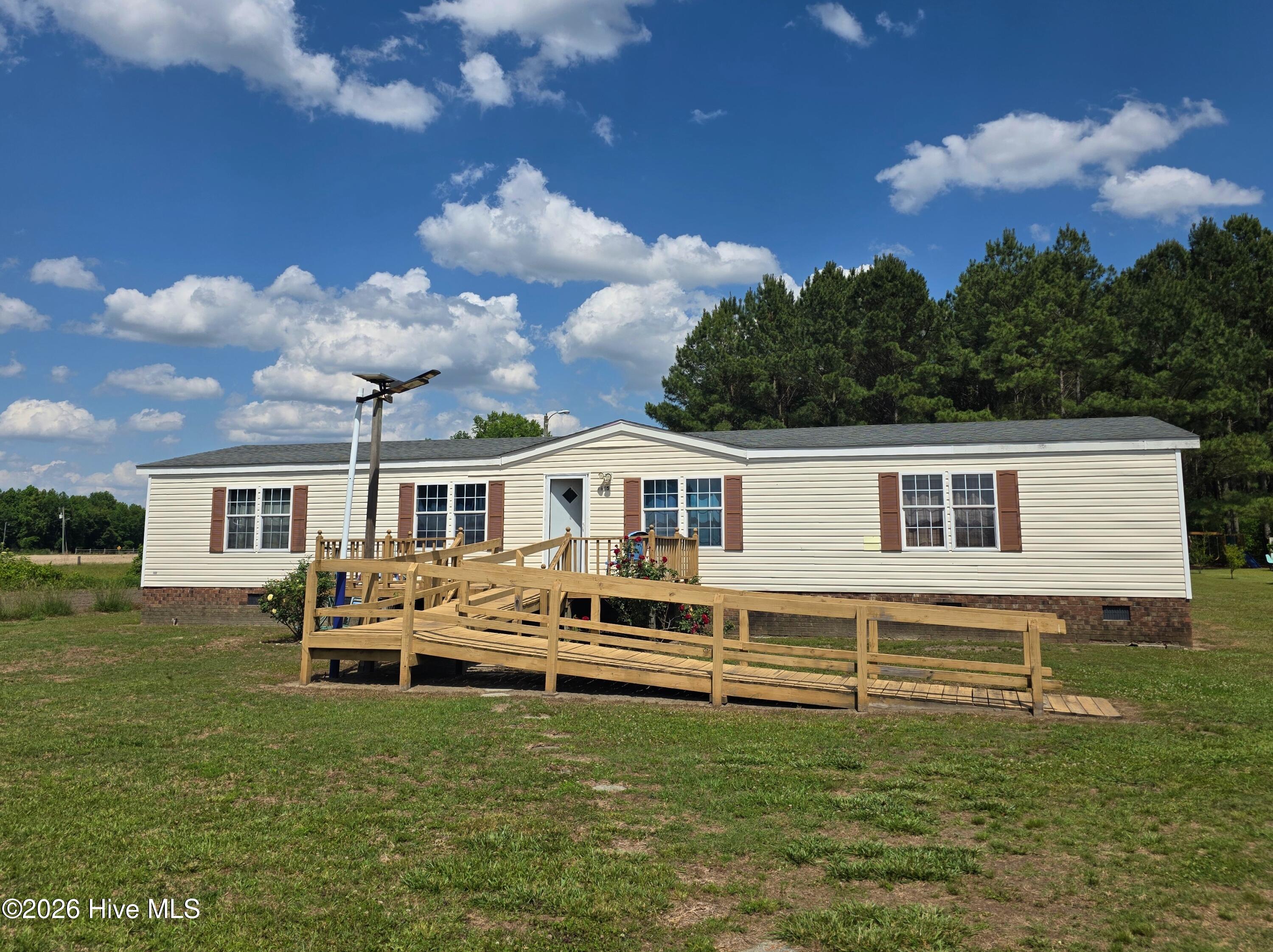 1615 Leslie R Stroud Road Kinston, NC 28504 - Photo 1 of 20 front