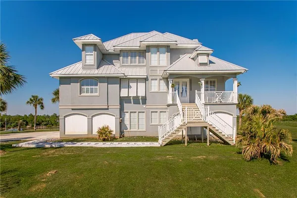 $790,000 | 401 South Chenier Drive, Madisonville, LA 70447