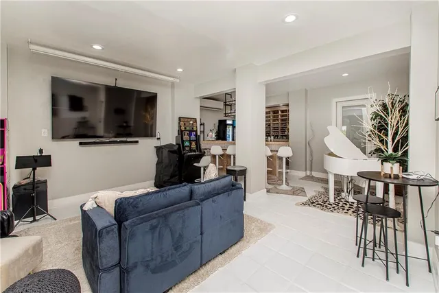 $790,000 | 401 South Chenier Drive, Madisonville, LA 70447