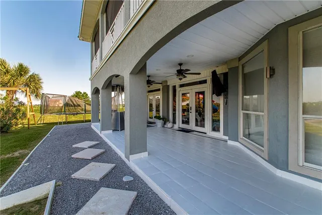 $790,000 | 401 South Chenier Drive, Madisonville, LA 70447