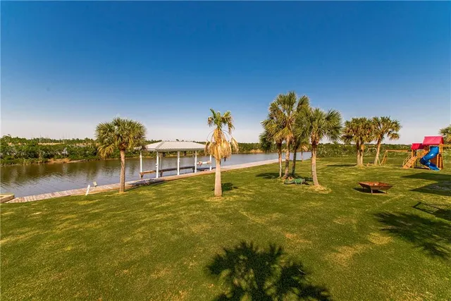 $790,000 | 401 South Chenier Drive, Madisonville, LA 70447