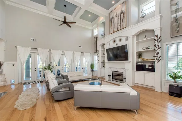 $790,000 | 401 South Chenier Drive, Madisonville, LA 70447