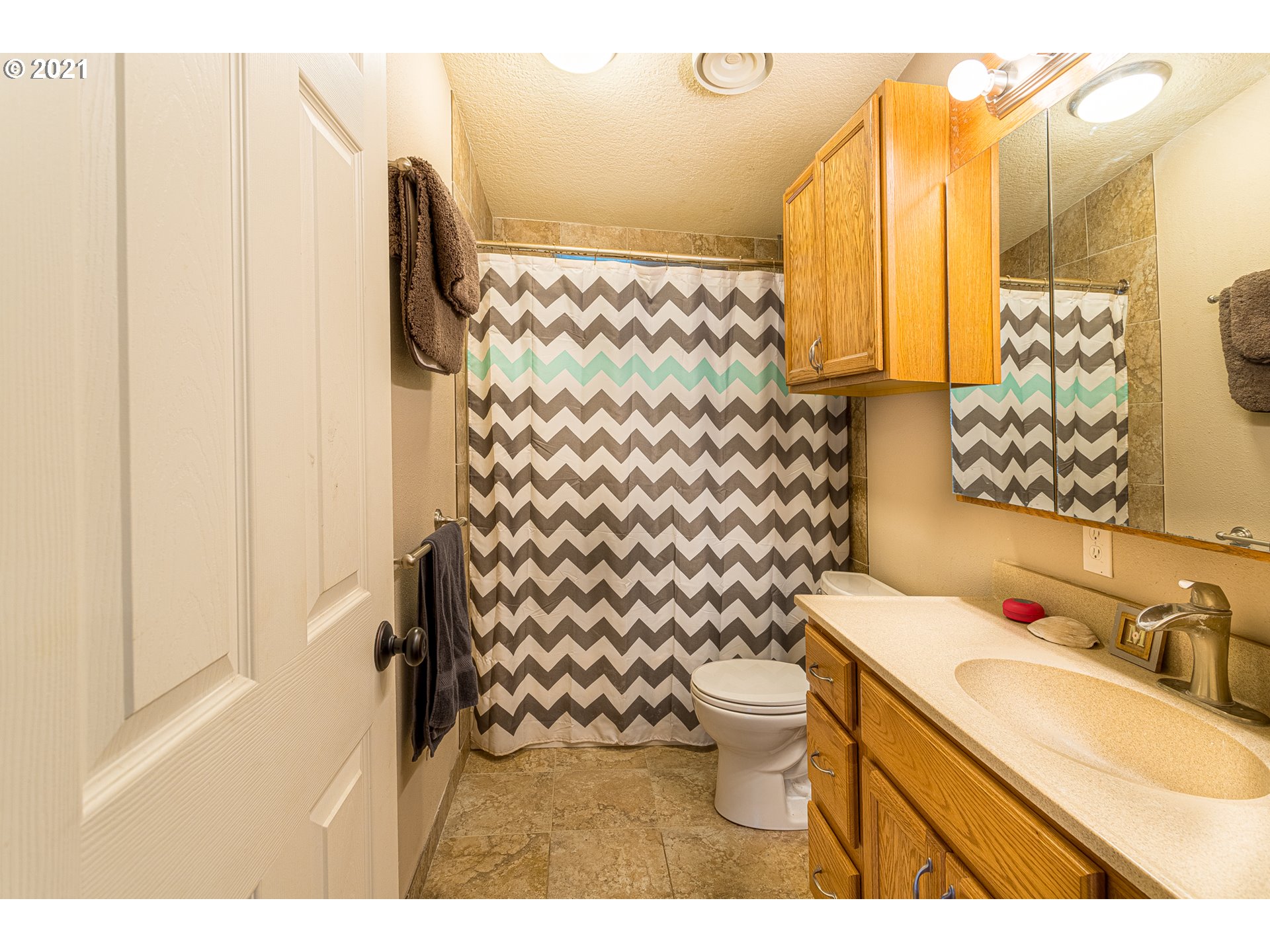 29270 Fox Hollow Road Eugene, OR 97405 - Photo 16 of 27 Gallery Image 16