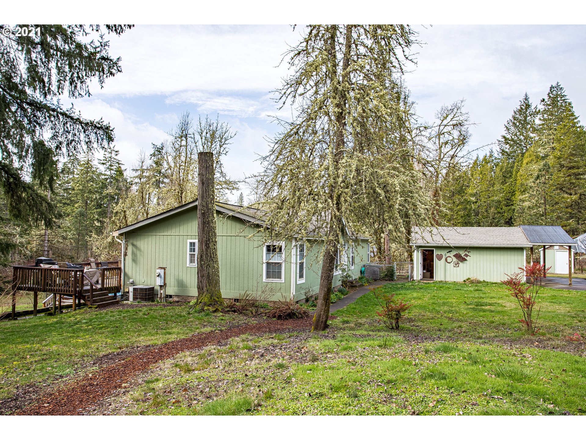 29270 Fox Hollow Road Eugene, OR 97405 - Photo 3 of 27 Gallery Image 3