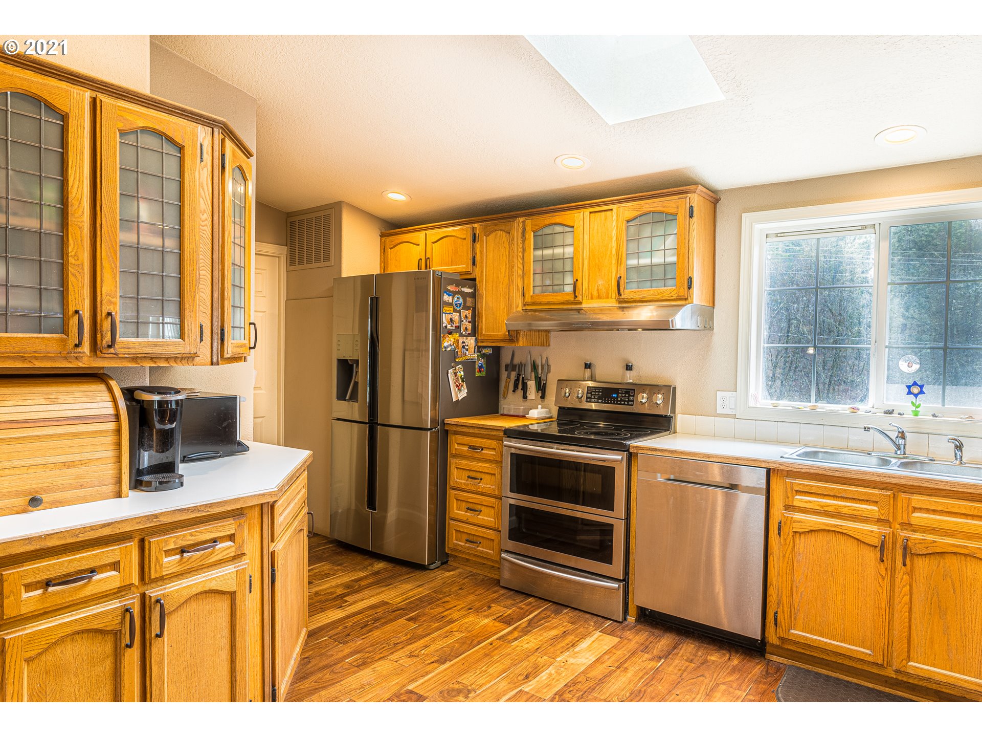 29270 Fox Hollow Road Eugene, OR 97405 - Photo 7 of 27 Gallery Image 7