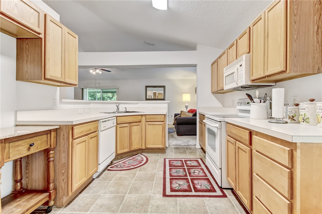 76304 Longleaf Loop Yulee, FL 32097 - Photo 8 of 21 Gallery Image 8
