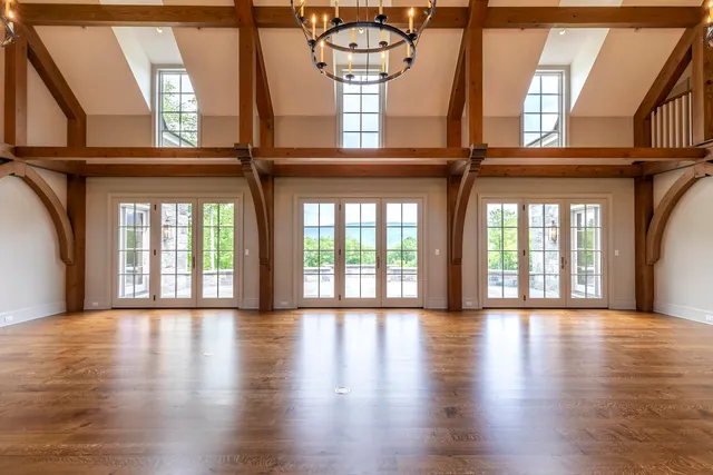 $10,300,000 | 551 W Fields, Manchester, VT 05255