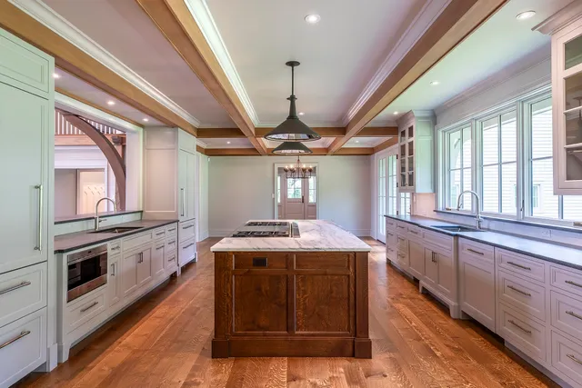 $10,300,000 | 551 W Fields, Manchester, VT 05255