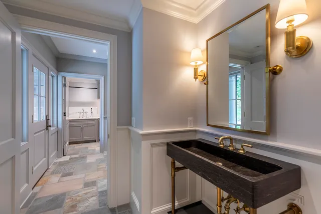 $10,300,000 | 551 W Fields, Manchester, VT 05255