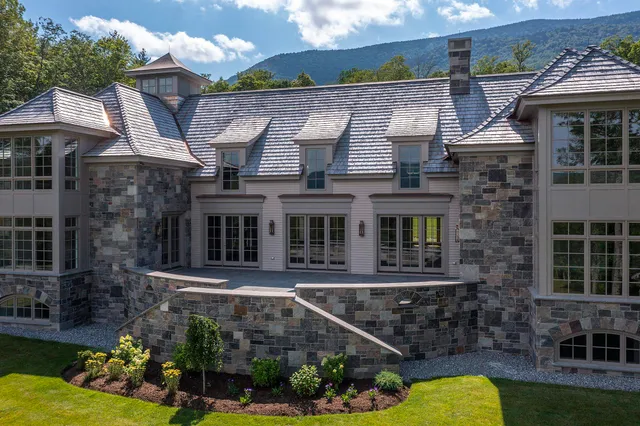 $10,300,000 | 551 W Fields, Manchester, VT 05255