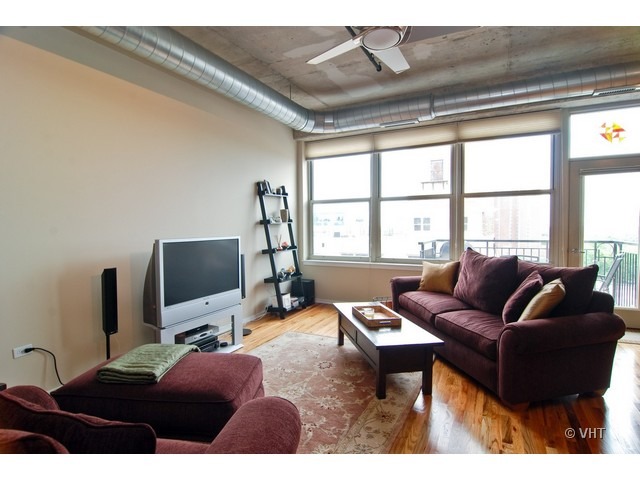 6 South Laflin Street, Unit 815 Chicago, IL 60607 - Photo 2 of 9