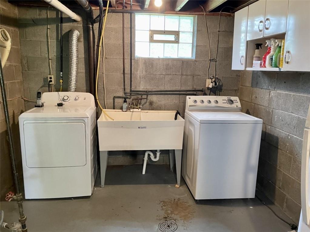 246 McConnell Road Canonsburg, PA 15317 - Photo 16 of 22 a utility room with dryer and washer