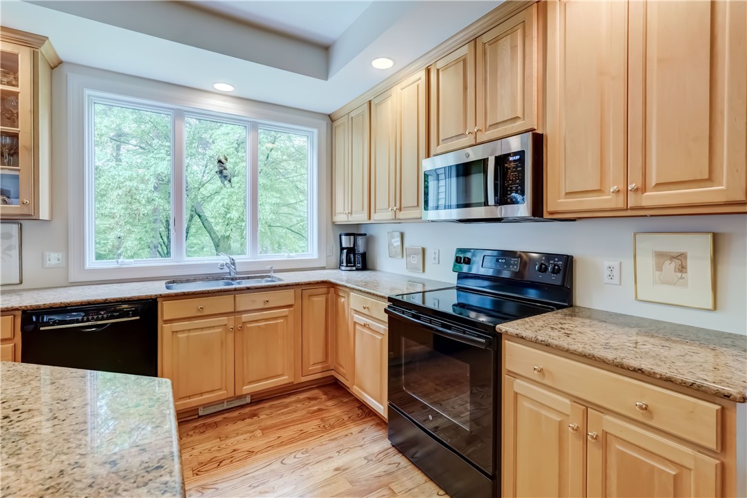 863 Rolins Run Webster, NY 14580 - Photo 22 of 50