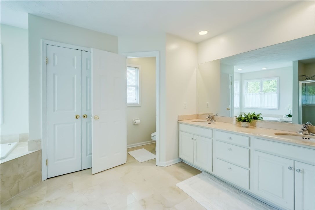 863 Rolins Run Webster, NY 14580 - Photo 35 of 50