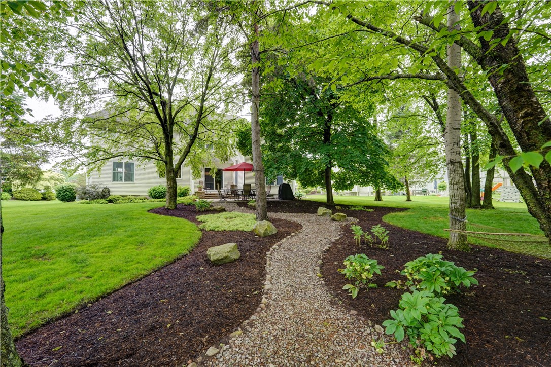 863 Rolins Run Webster, NY 14580 - Photo 6 of 50