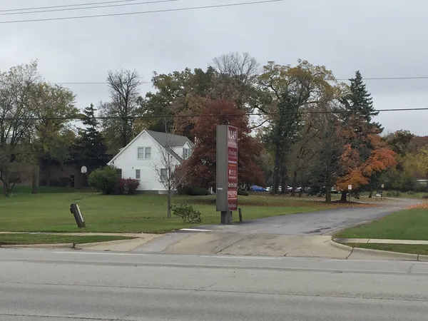 $795,000 | 1223 Milwaukee Avenue, Glenview, IL 60025
