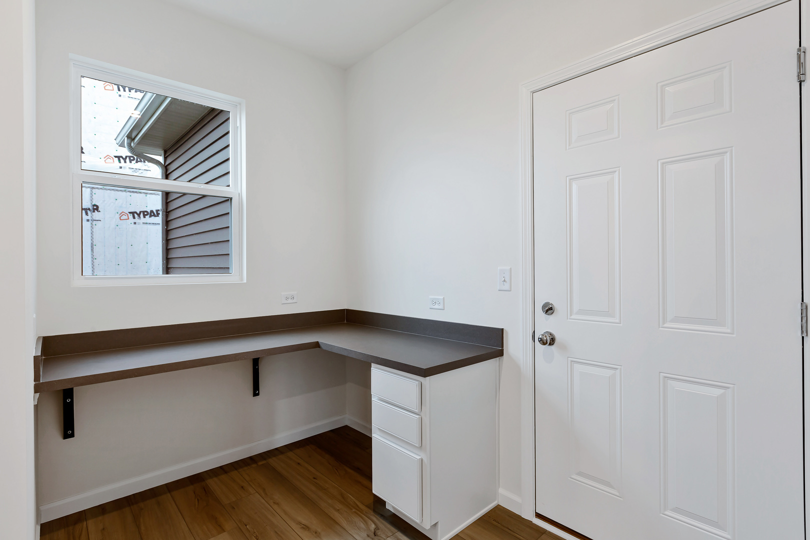 2120 Schmitt Circle Algonquin, IL 60102 - Photo 18 of 24 a room with a bench and a window