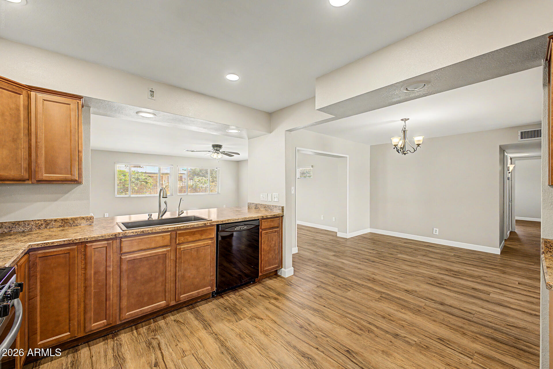 6656 East Decatur Street Mesa, AZ 85205 - Photo 13 of 34 15 - Decatur