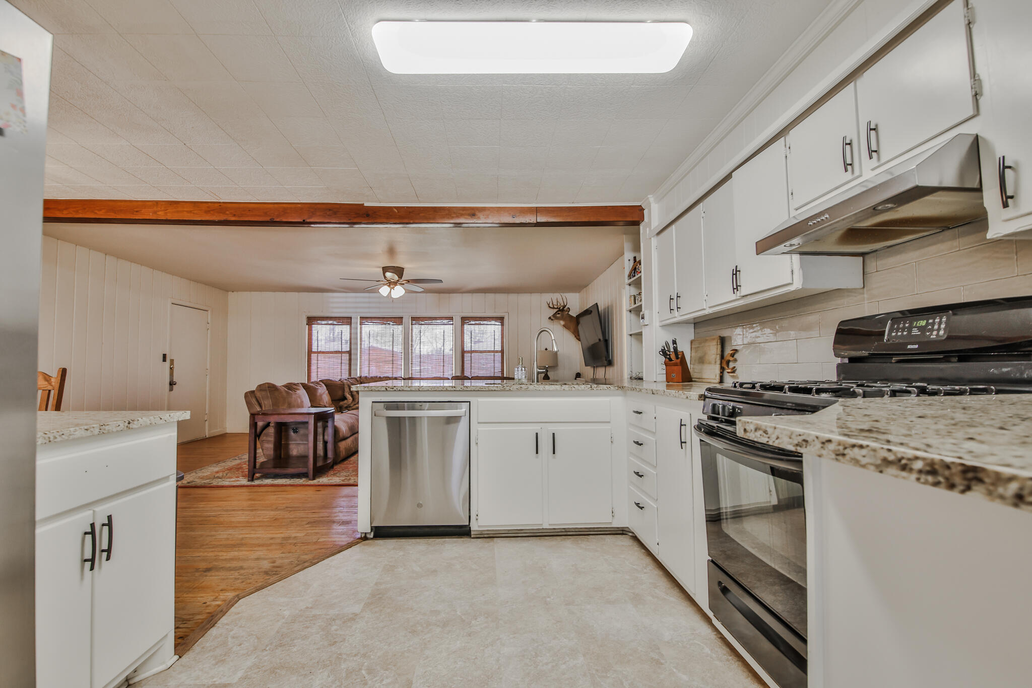 2407 32nd Street Lubbock, TX 79411 - Photo 7 of 29 2407 32nd
