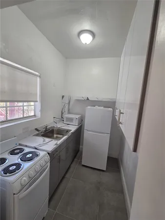 $1,700 | 1945 Northwest 24th Court, Unit 2, Miami, FL 33125