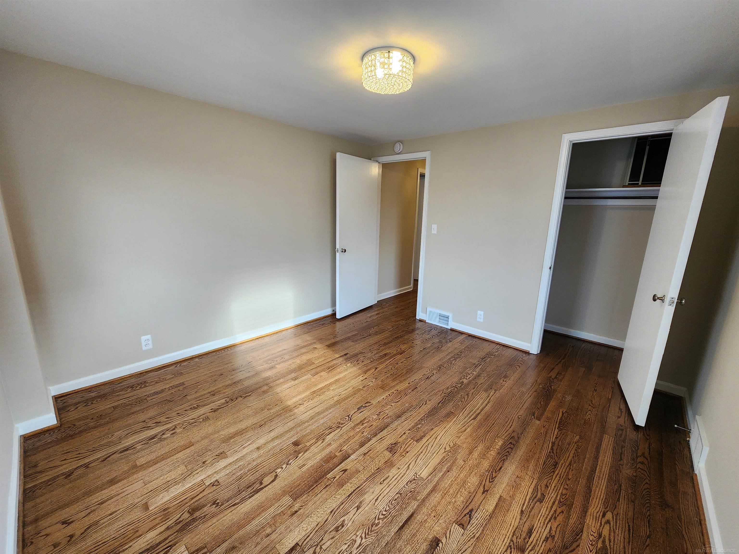 343 Rivard Boulevard Grosse Pointe, MI 48230 - Photo 19 of 31