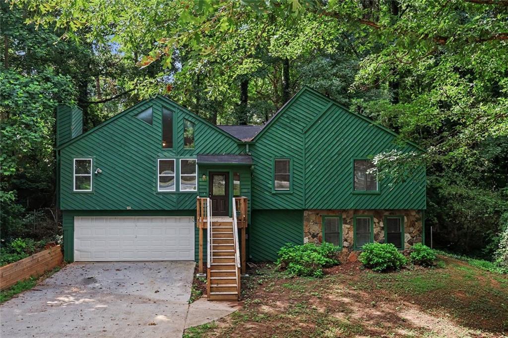 5182 Manitou Way Stone Mountain, GA 30087 - Photo 2 of 28