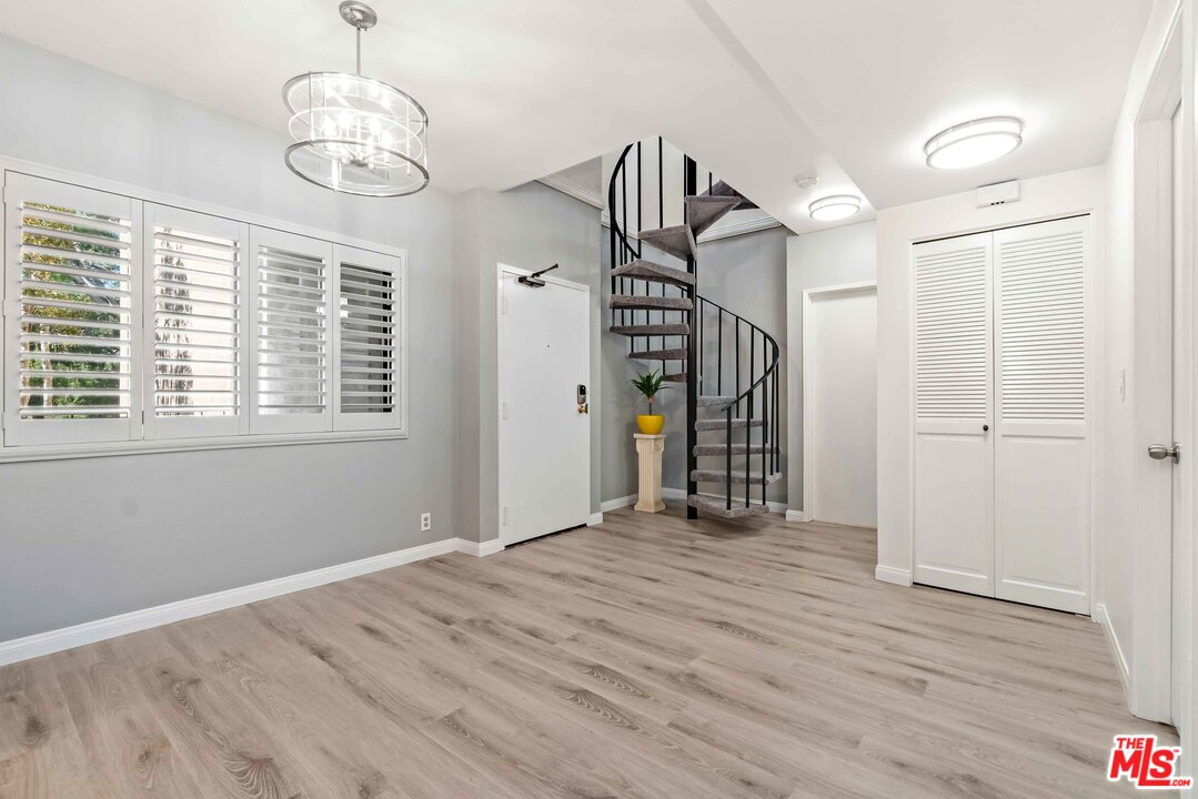 8675 Falmouth Avenue, Unit 323 Playa del Rey, CA 90293 - Photo 12 of 35