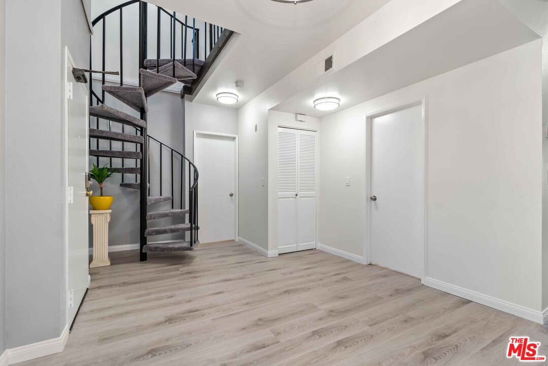 8675 Falmouth Avenue, Unit 323 Playa del Rey, CA 90293 - Photo 15 of 35