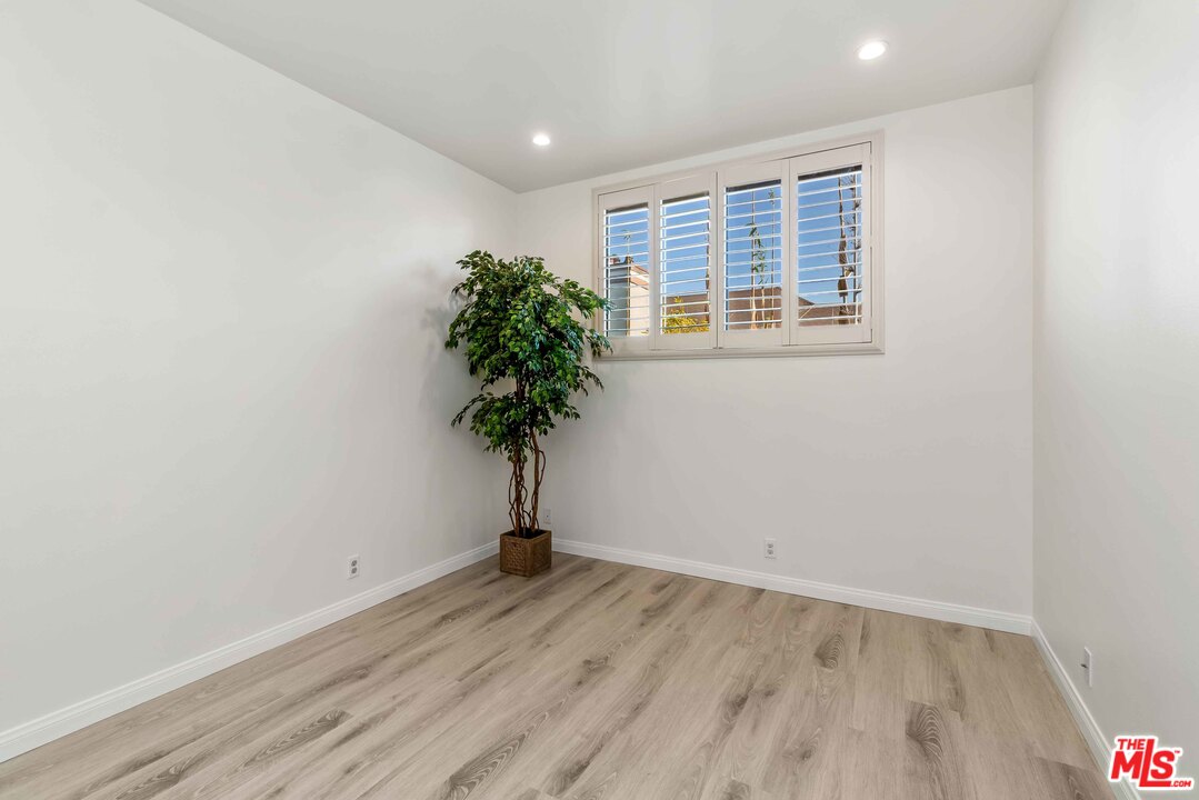 8675 Falmouth Avenue, Unit 323 Playa del Rey, CA 90293 - Photo 20 of 35