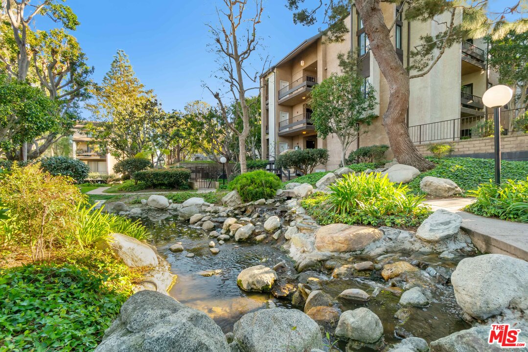 8675 Falmouth Avenue, Unit 323 Playa del Rey, CA 90293 - Photo 30 of 35