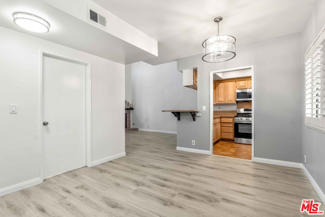 8675 Falmouth Avenue, Unit 323 Playa del Rey, CA 90293 - Photo 4 of 35