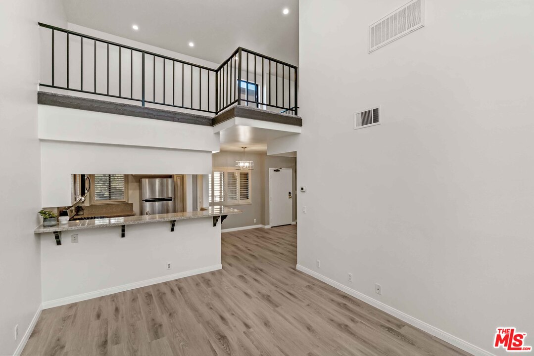 8675 Falmouth Avenue, Unit 323 Playa del Rey, CA 90293 - Photo 8 of 35