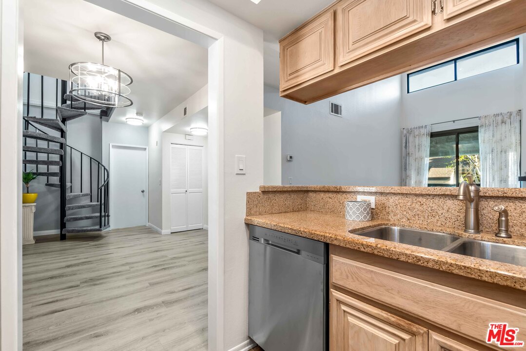 8675 Falmouth Avenue, Unit 323 Playa del Rey, CA 90293 - Photo 9 of 35