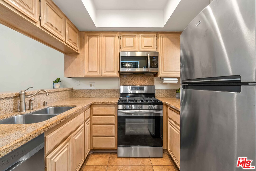 8675 Falmouth Avenue, Unit 323 Playa del Rey, CA 90293 - Photo 10 of 35